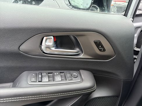 New 2026 Chrysler Pacifica Select image 14