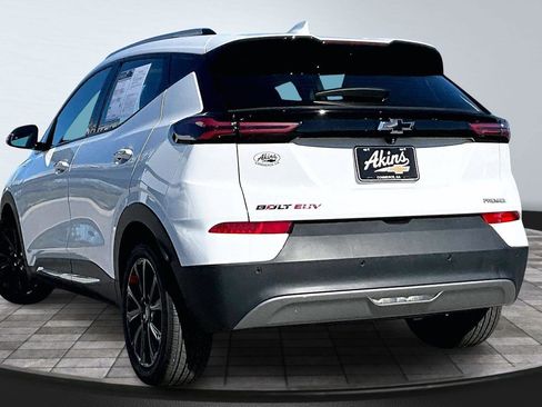 Used 2023 Chevrolet Bolt EUV Premier w/ Sun & Sound Package image 4