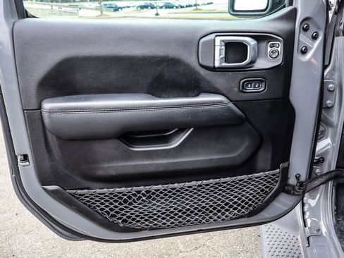 Used 2022 Jeep Wrangler Unlimited Sahara image 37