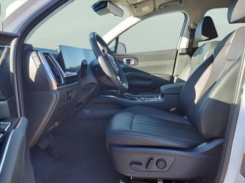 New 2025 Kia Sorento S AWD/4WD image 19