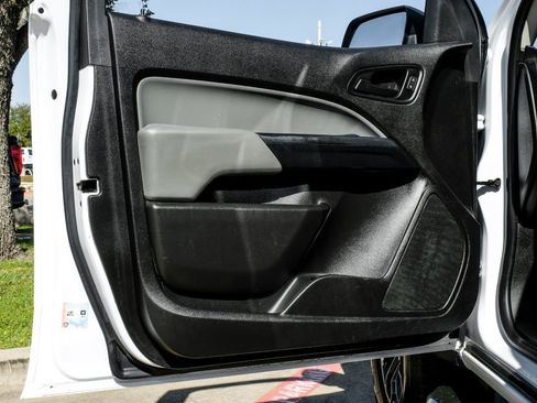 Used 2019 Chevrolet Colorado W/T RWD image 35