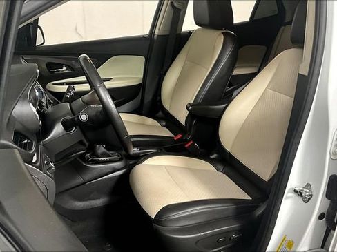 Used 2019 Buick Encore Preferred image 24