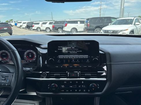 Used 2023 Nissan Pathfinder Platinum AWD/4WD image 21