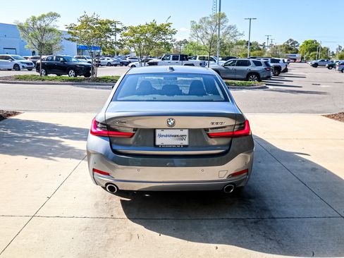 Used 2023 BMW 330i xDrive Sedan w/ Driving Assistance Package image 9