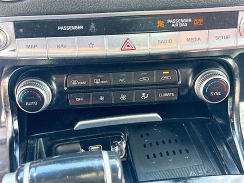 Used 2022 Kia Stinger GT-Line w/ Sun & Sound Package RWD image 16