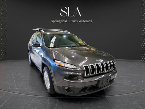 Used 2016 Jeep Cherokee Latitude w/ Cold Weather Group AWD/4WD image 1