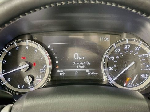 Used 2022 Toyota Highlander XSE AWD/4WD image 14