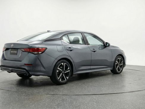 Used 2025 Nissan Sentra SV FWD image 9