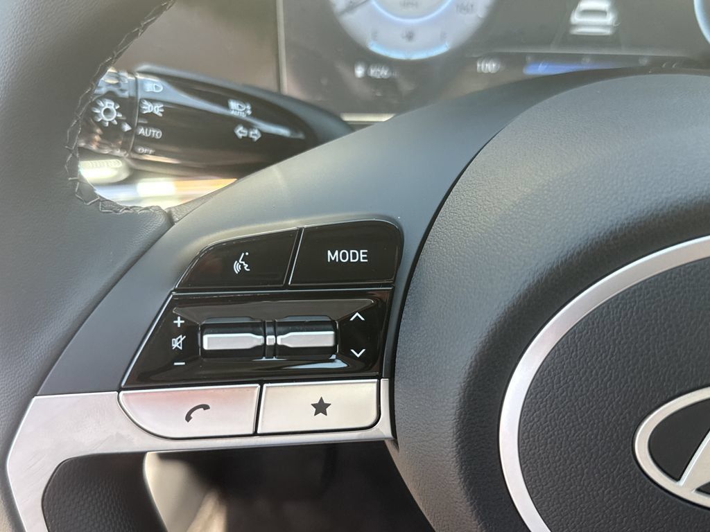 New 2026 Hyundai Elantra Limited FWD image 20