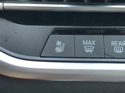 Certified 2023 BMW X6 xDrive40i w/ M Sport Package image 25