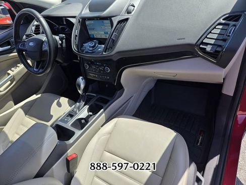 Used 2019 Ford Escape Titanium FWD image 18