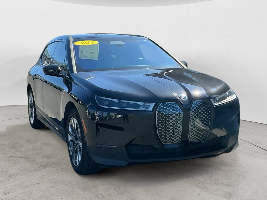 Used 2024 BMW iX xDrive50 w/ Premium Package AWD/4WD image 3