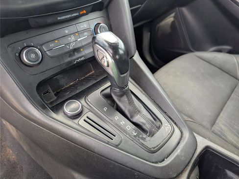Used 2015 Ford Focus SE image 18