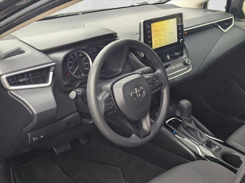 Used 2020 Toyota Corolla LE image 10