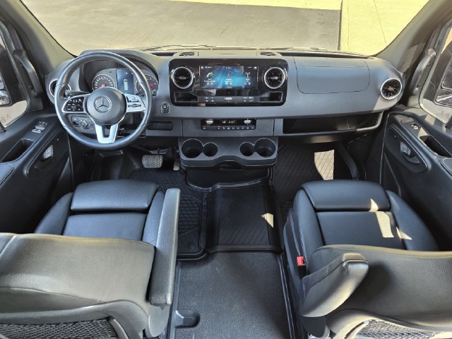 Used 2022 Mercedes-Benz Sprinter 2500 image 8