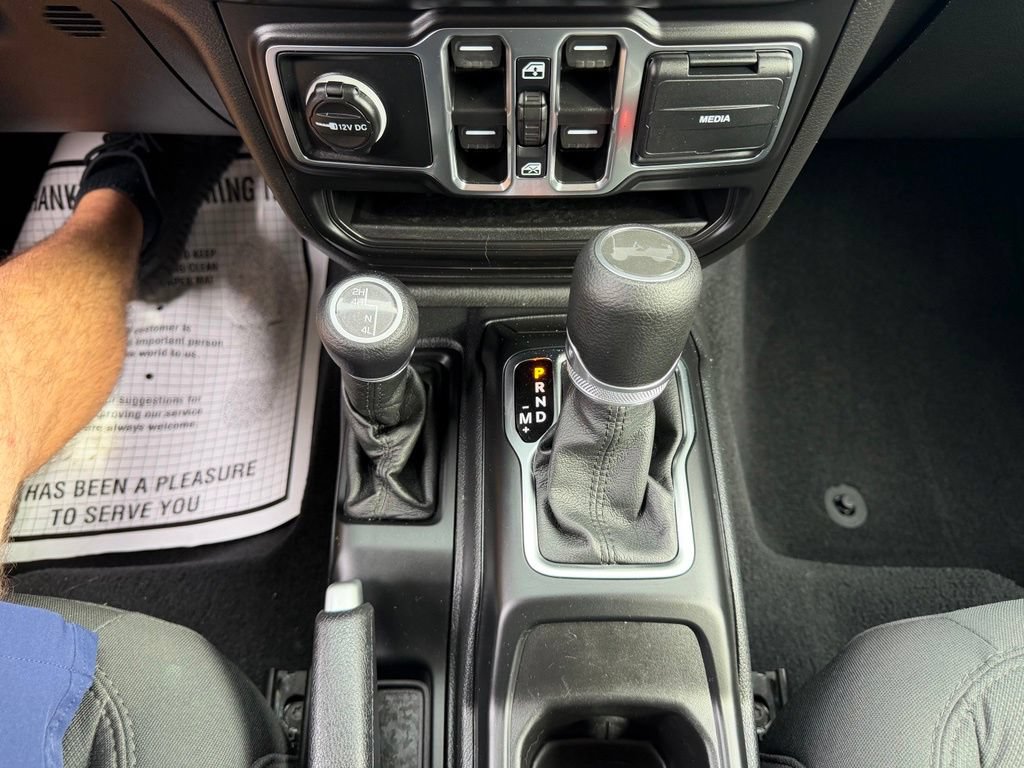 Used 2021 Jeep Wrangler Unlimited Sport AWD/4WD image 9