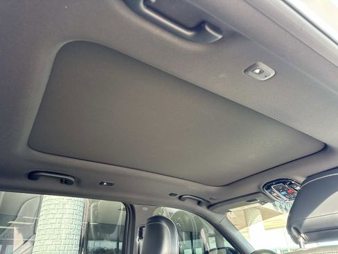 Used 2023 Jeep Grand Cherokee L Overland image 10