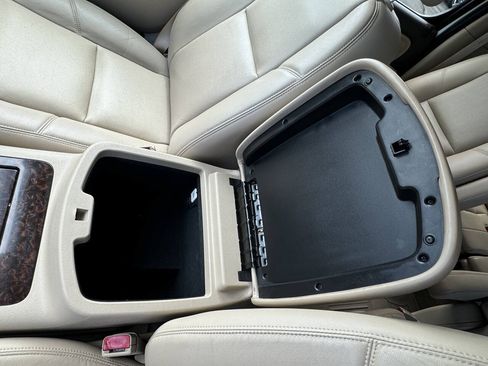 Used 2014 GMC Yukon XL Denali AWD/4WD image 23