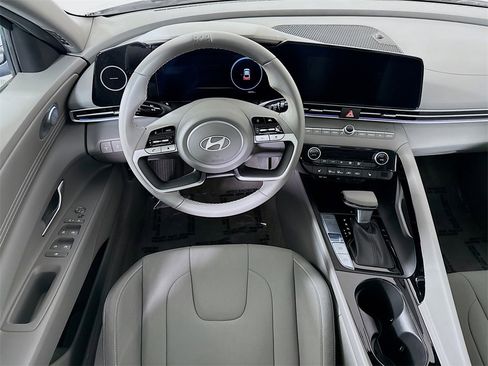 Certified 2024 Hyundai Elantra SEL w/ Convenience Package image 4