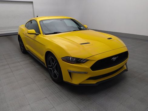 Used 2018 Ford Mustang Coupe w/ Equipment Group 101A RWD image 13