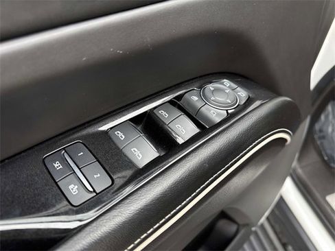 Used 2021 Cadillac Escalade ESV Premium Luxury Platinum image 10