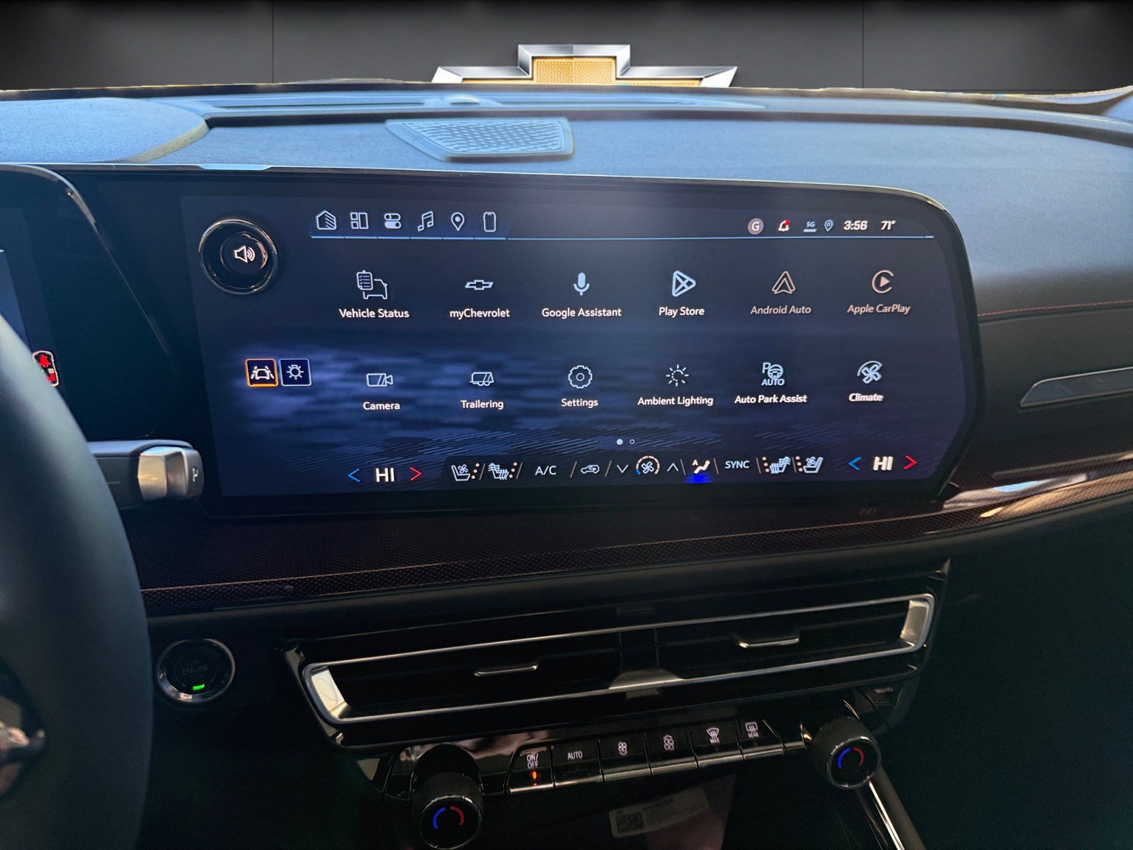 New 2027 Chevrolet Traverse RS w/ LPO, Floor Liner Package FWD image 27