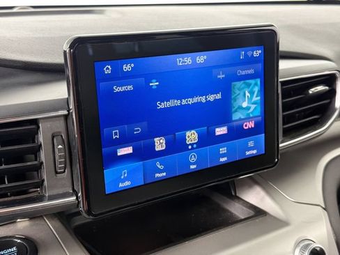 Used 2022 Ford Explorer XLT AWD/4WD image 15