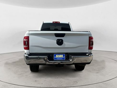 Used 2022 RAM 2500 Tradesman w/ Chrome Appearance Group AWD/4WD image 5