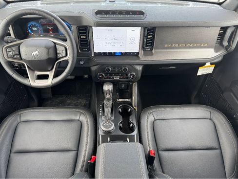 New 2025 Ford Bronco Badlands image 10