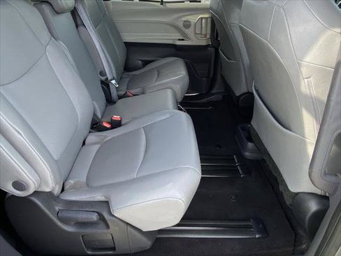 Certified 2024 Toyota Sienna XLE FWD image 12