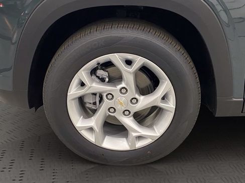 New 2026 Chevrolet Trax LS w/ LS Convenience Package FWD image 16