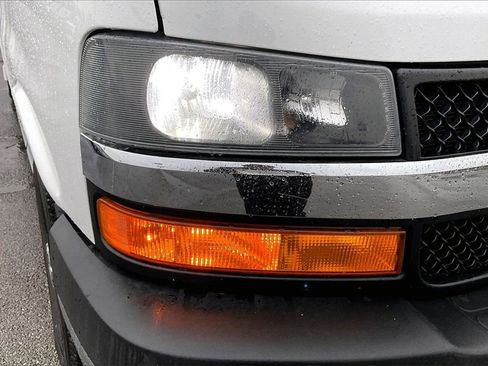 Used 2018 Chevrolet Express 3500 LT w/ LT Preferred Equipment Group image 21