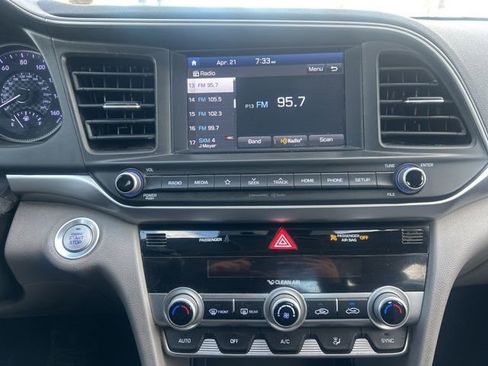 Used 2019 Hyundai Elantra Value Edition w/ Winter Weather Package FWD image 9
