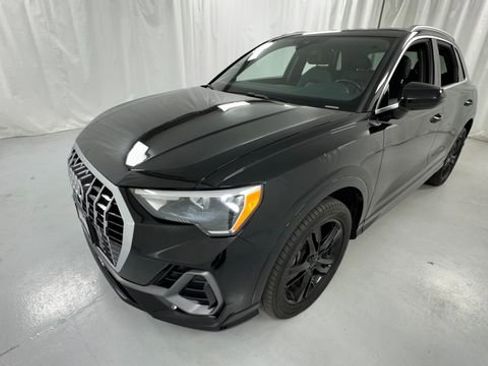 Used 2020 Audi Q3 2.0T Premium w/ Convenience Package AWD/4WD image 7