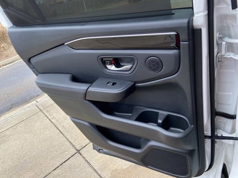 Used 2023 Honda Pilot Touring image 52