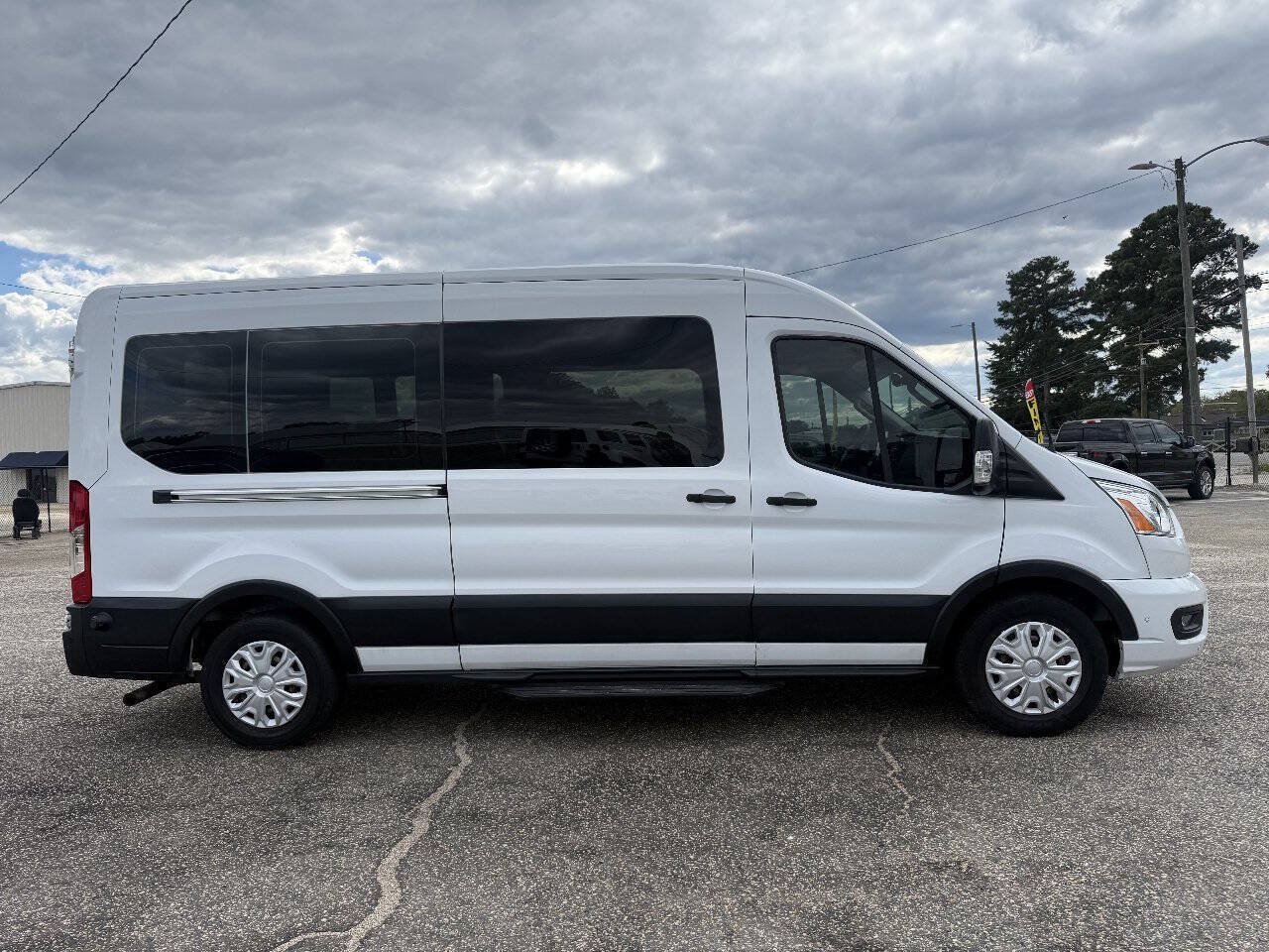 Used 2020 Ford Transit 350 XLT RWD image 19
