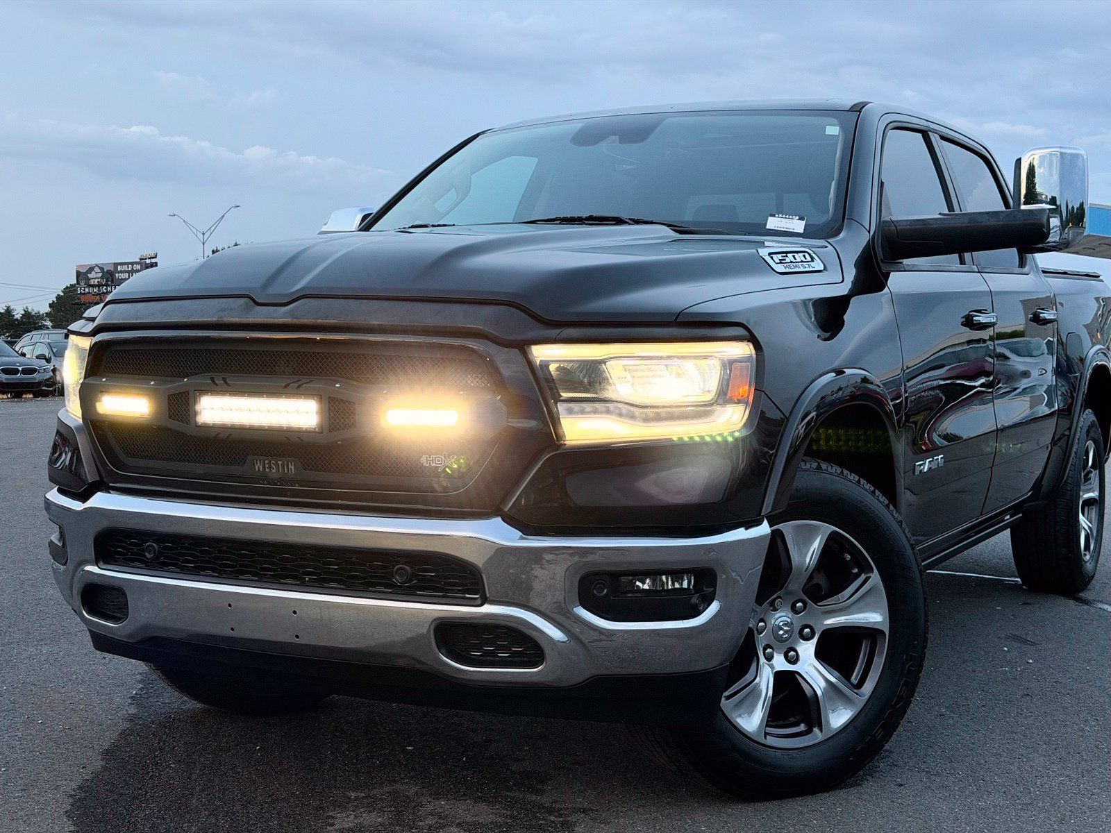 Used 2019 RAM 1500 Laramie AWD/4WD image 2