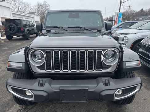 Used 2025 Jeep Wrangler Unlimited Sahara image 8