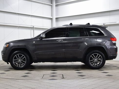 Used 2017 Jeep Grand Cherokee Limited image 4