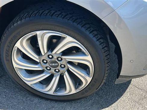 Used 2022 Lincoln Navigator L Reserve AWD/4WD image 9