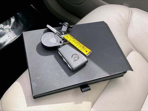 Used 2021 Volvo XC60 T6 Momentum image 15