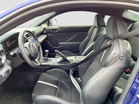 Used 2024 Toyota GR86 Premium image 21