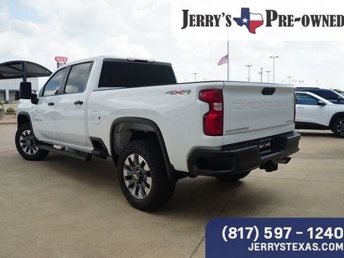 Used 2023 Chevrolet Silverado 2500 Custom w/ Custom Convenience Package AWD/4WD image 2