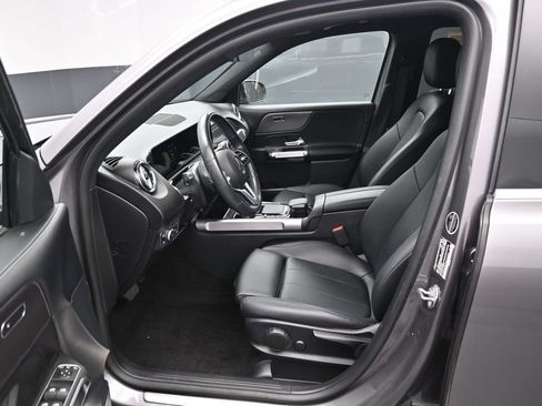 Used 2022 Mercedes-Benz GLB 250 4MATIC image 9