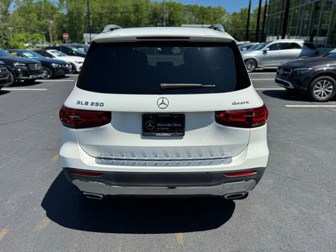 Certified 2022 Mercedes-Benz GLB 250 4MATIC image 4