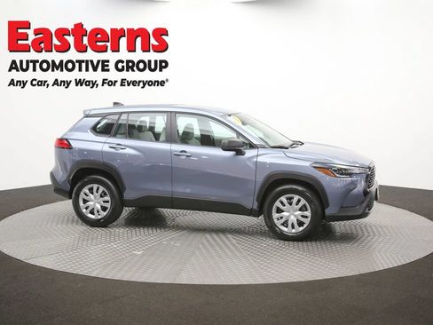 Used 2025 Toyota Corolla Cross L FWD image 39