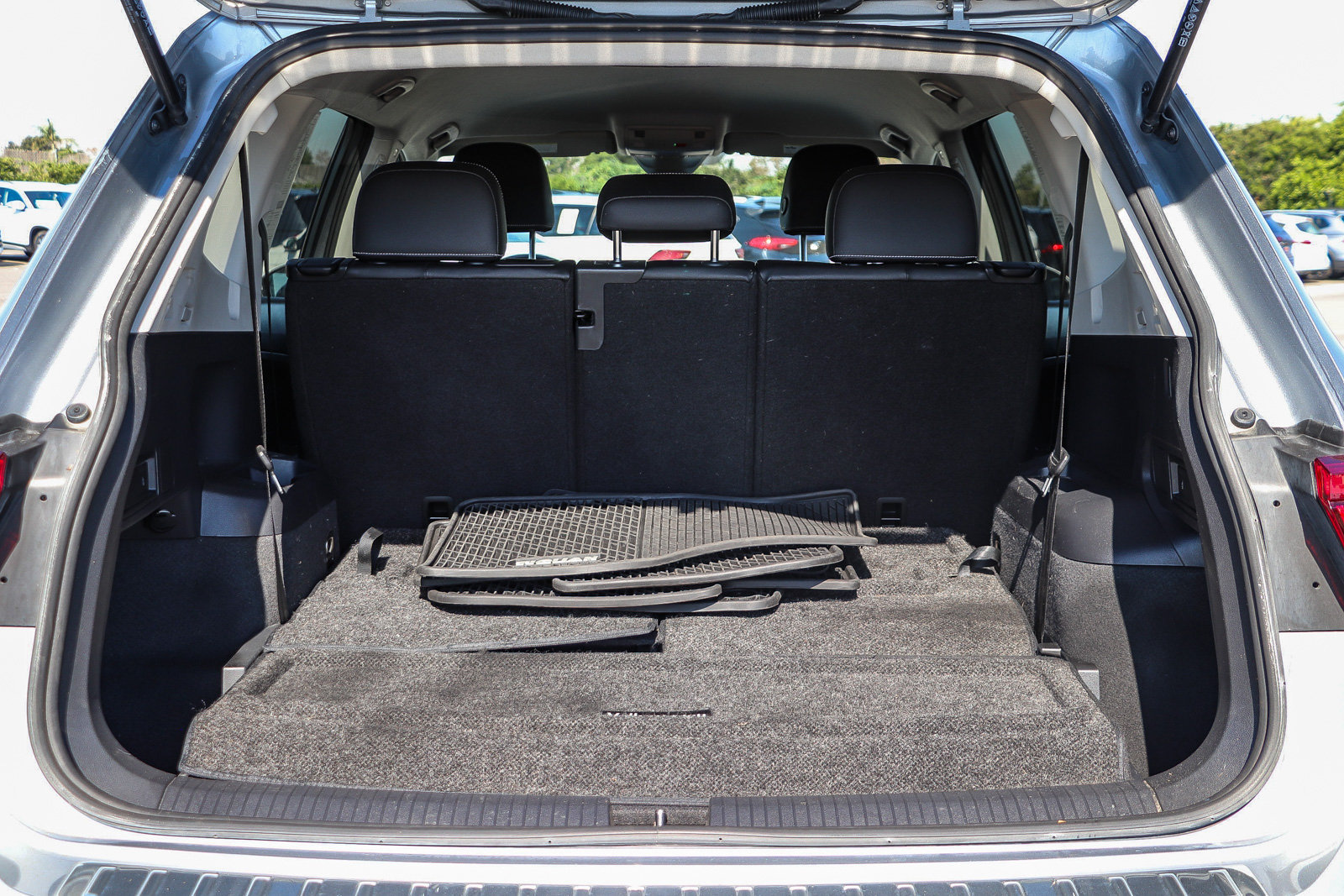 Used 2023 Volkswagen Tiguan SE FWD image 26