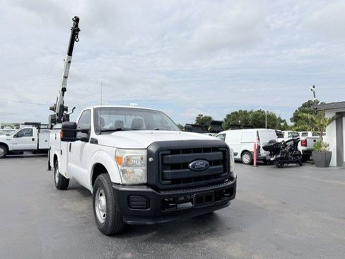 Used 2016 Ford F250 XL w/ Power Equipment Group RWD image 4