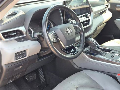Used 2021 Toyota Highlander Platinum AWD/4WD image 10