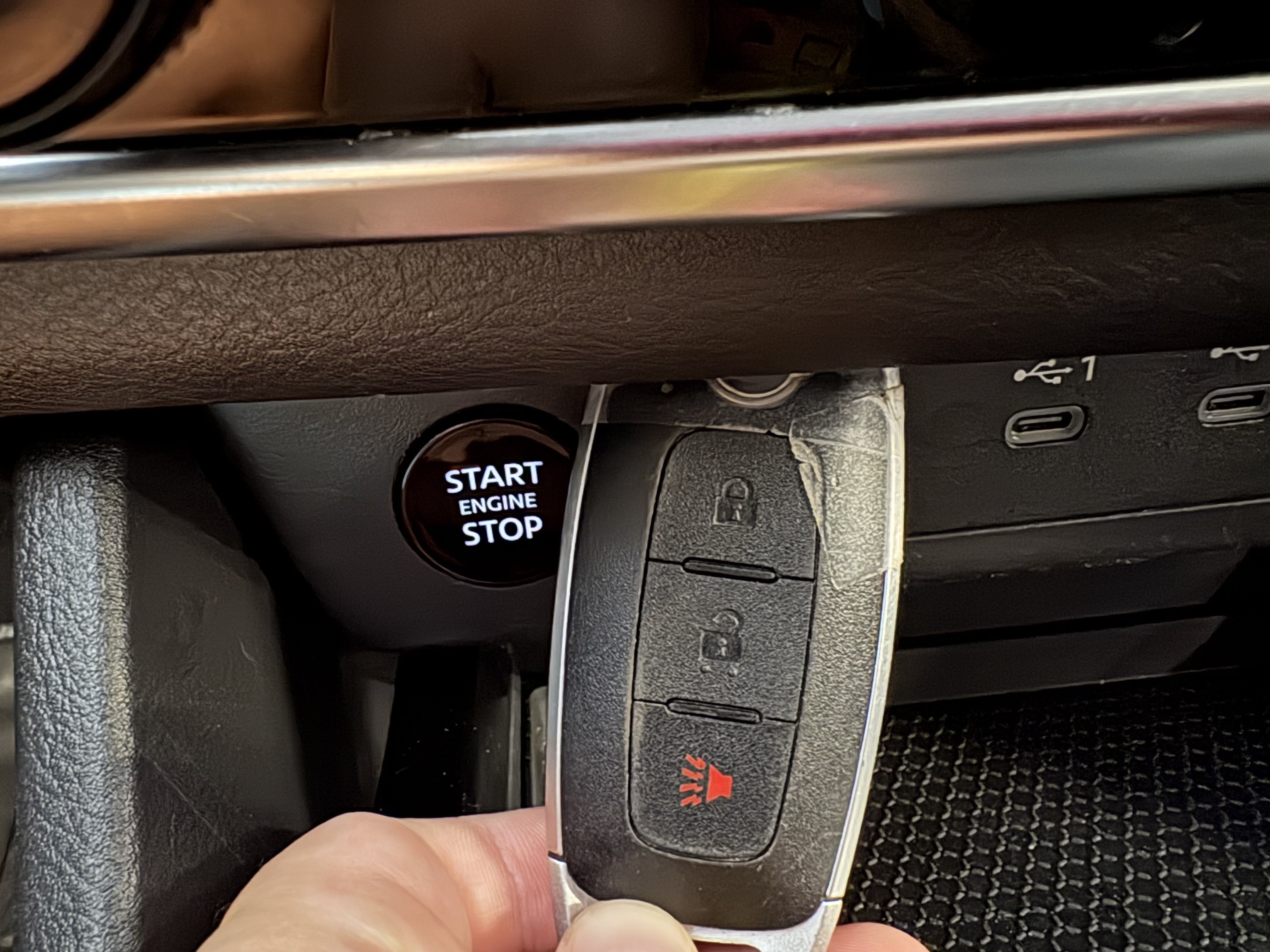 Used 2024 Nissan Rogue S AWD/4WD image 28